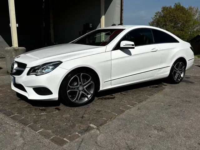 Mercedes-Benz E 220 Classe E - C207 Coupe Coupe d (bt) Premium E6