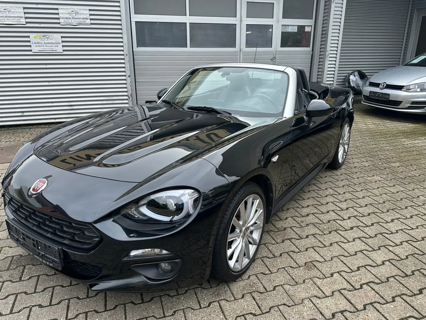 Fiat 124 Spider Lusso Černá - 2
