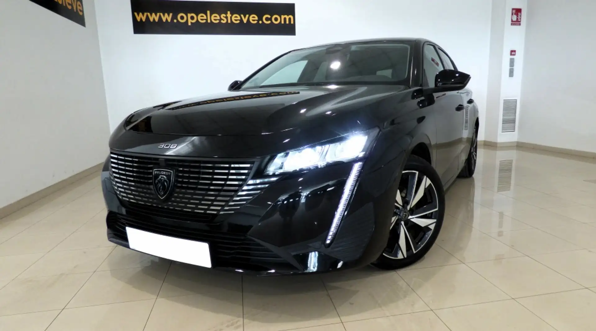 Peugeot 308 1.2 PureTech S&S Allure 130 Negro - 2