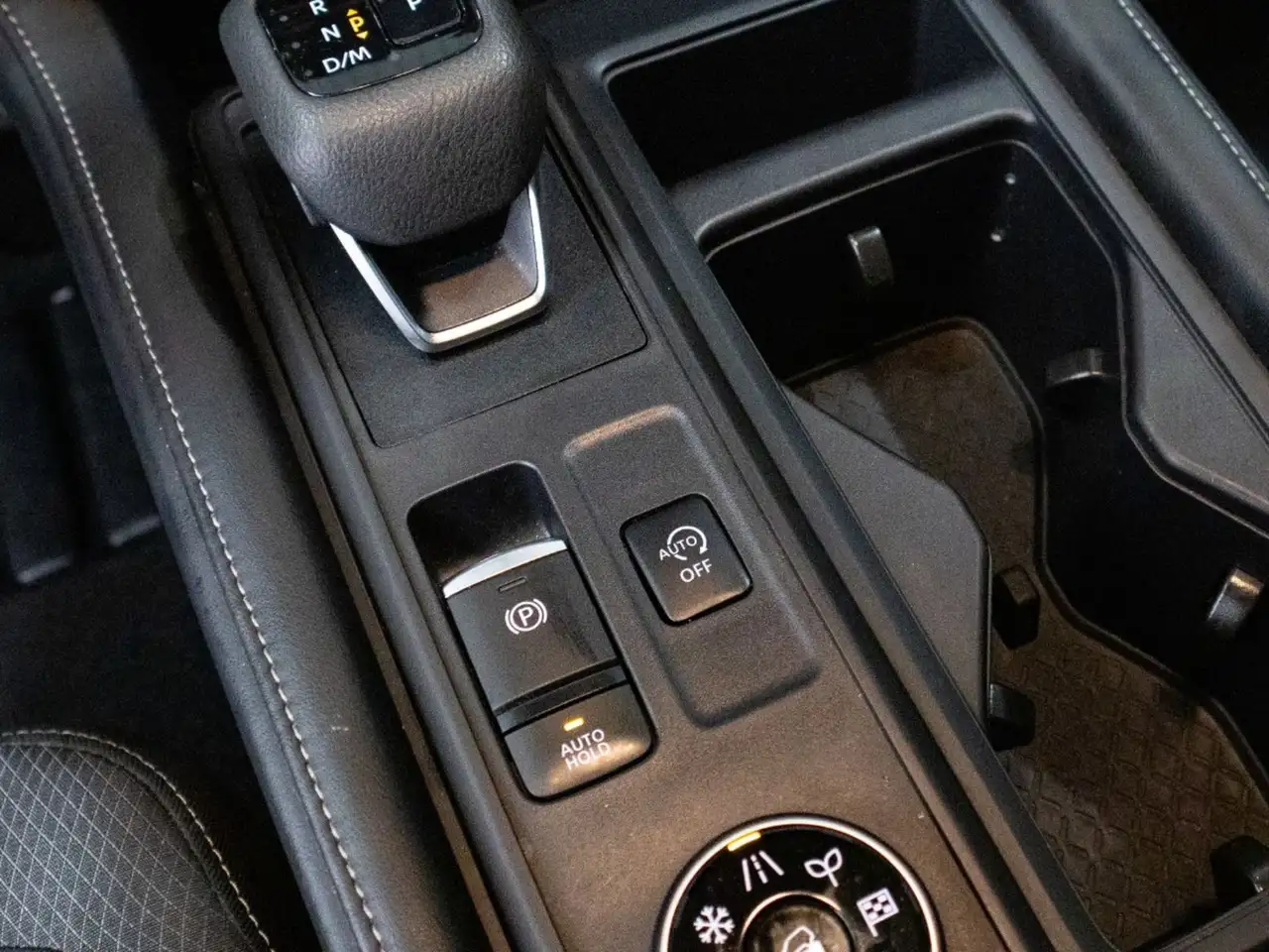 Nissan Pathfinder снимка Nissan Pathfinder