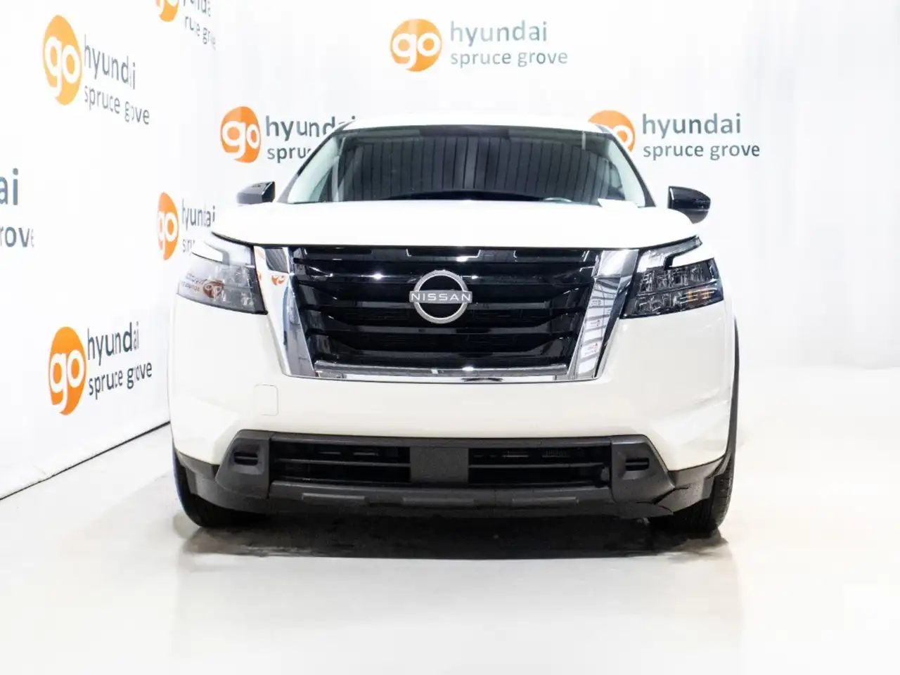 Nissan Pathfinder снимка Nissan Pathfinder