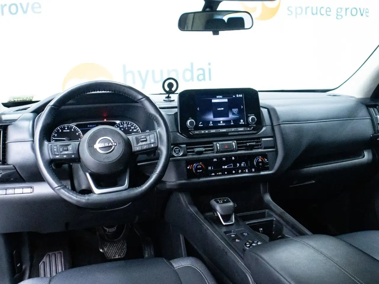 Nissan Pathfinder снимка Nissan Pathfinder