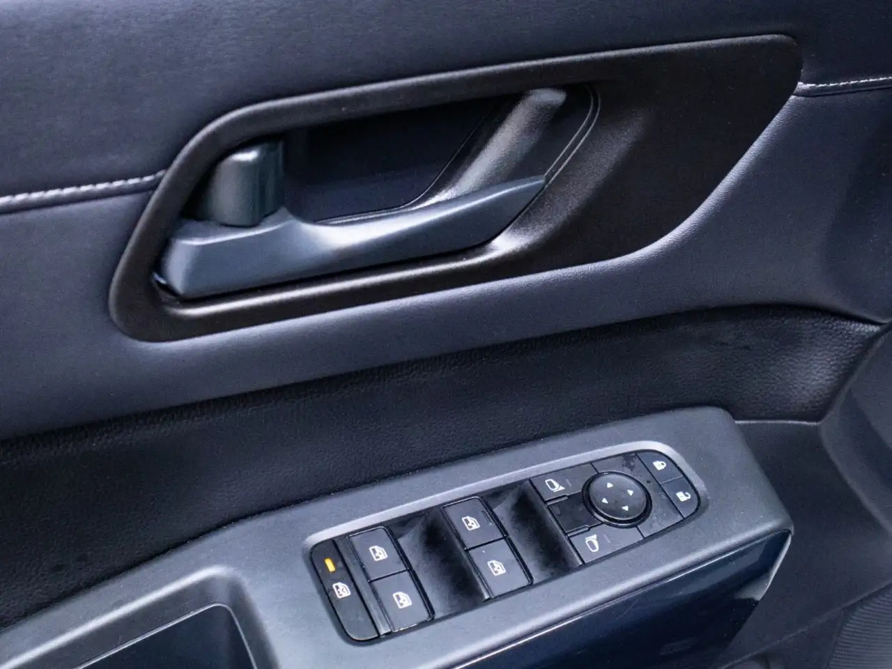 Nissan Pathfinder снимка Nissan Pathfinder