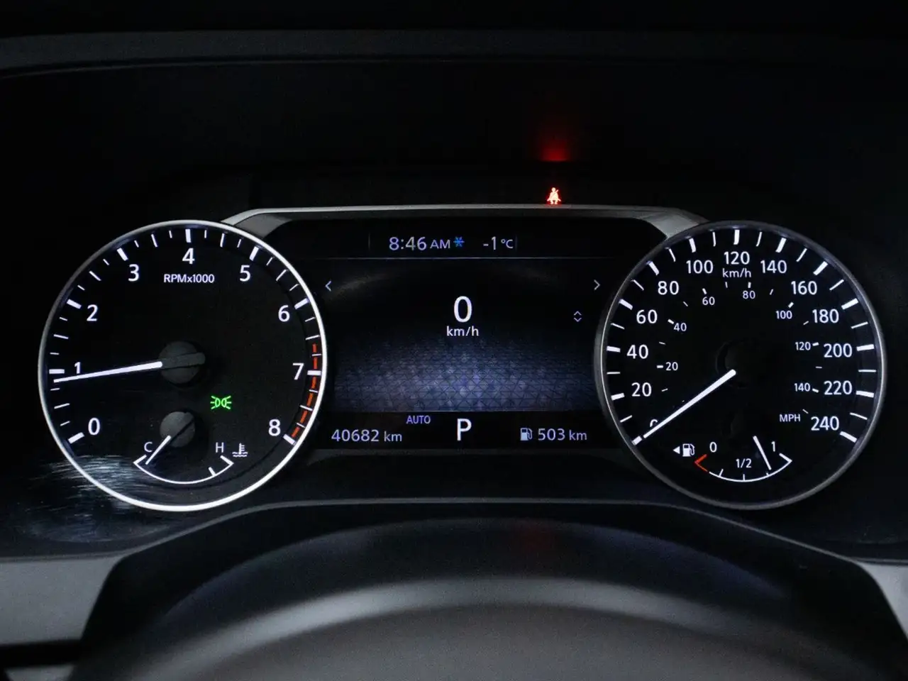 Nissan Pathfinder снимка Nissan Pathfinder