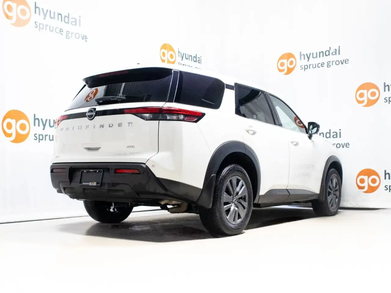 Nissan Pathfinder снимка Nissan Pathfinder