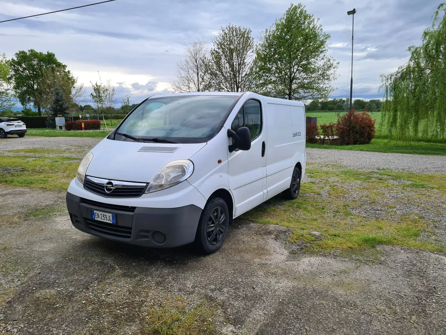 Opel Vivaro - 1