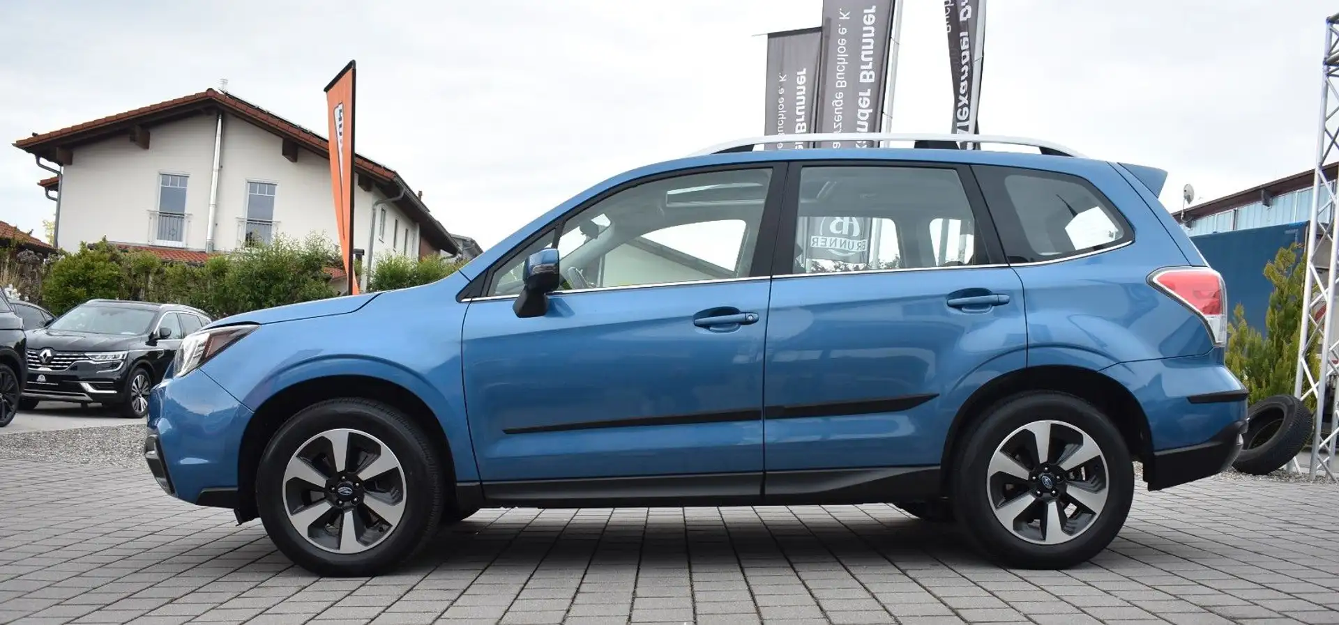 Subaru Forester Exclusive / Pano / AHK Blau - 1