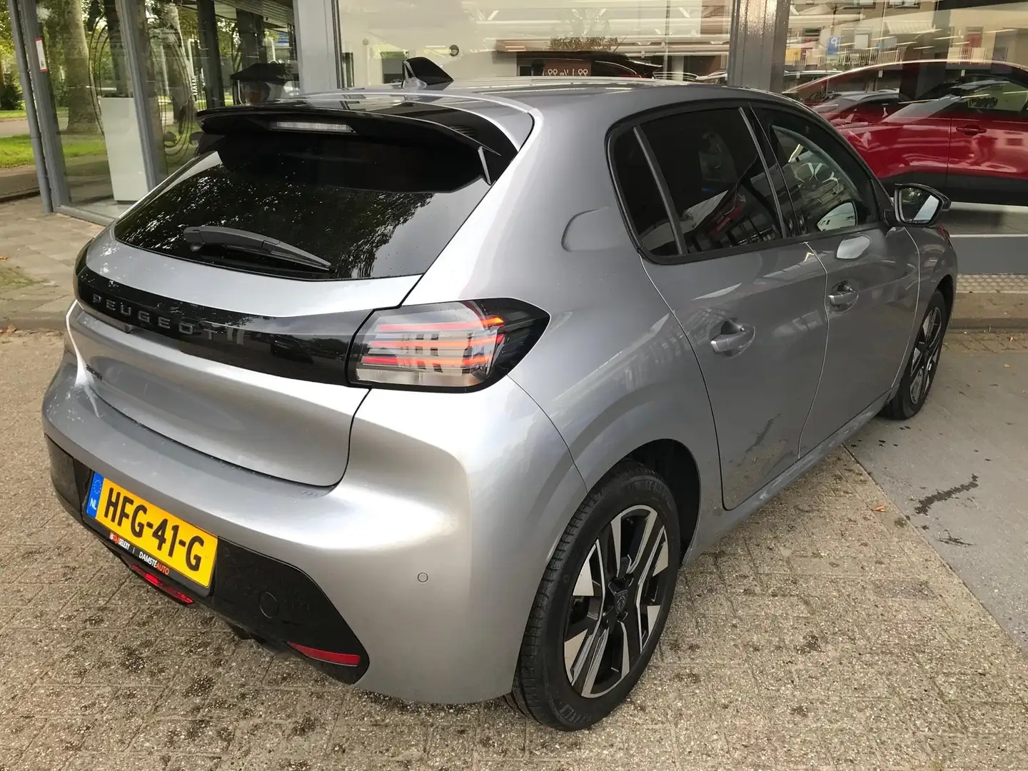 Peugeot 208 Allure PureTech 100pk Grijs - 2