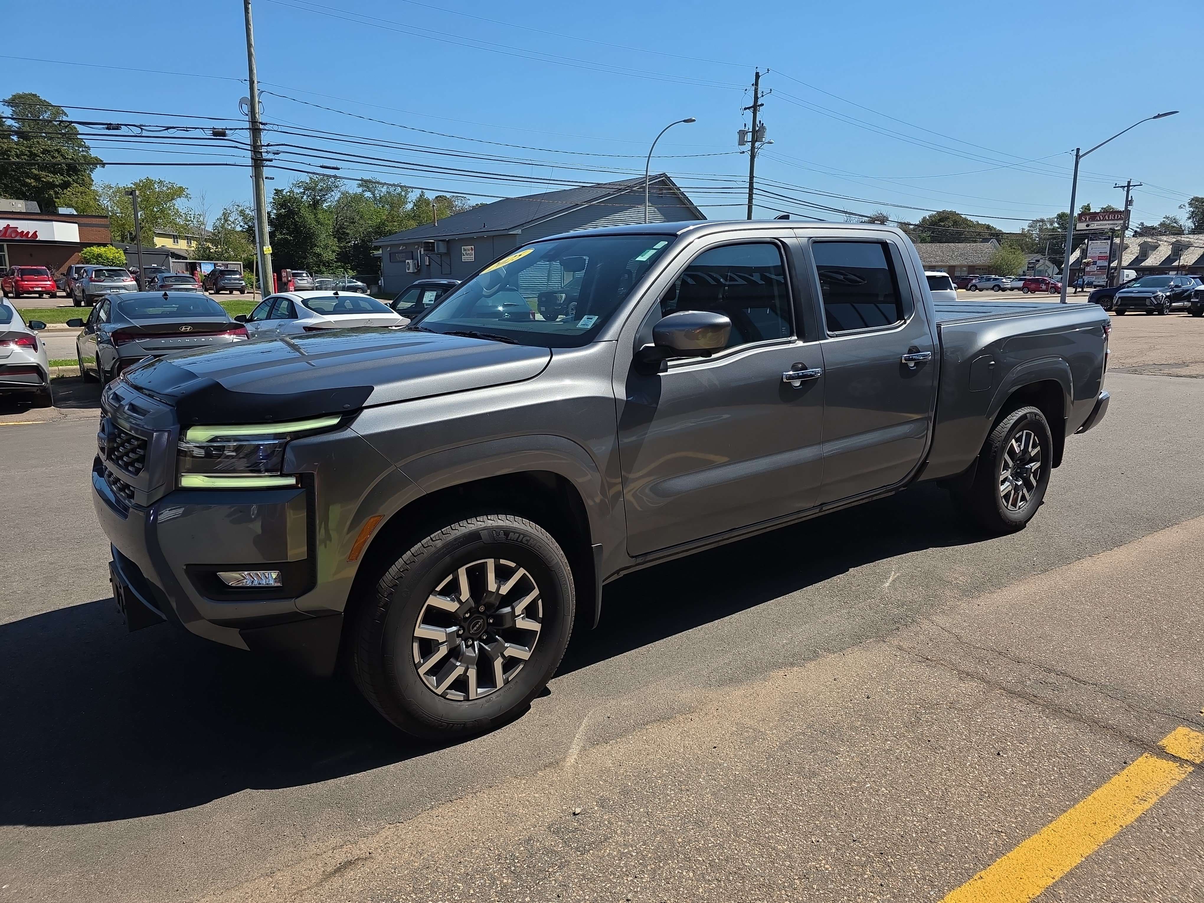 2025 Nissan Frontier SL — photo 3
