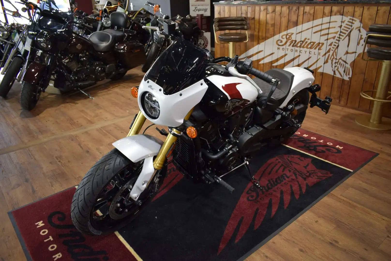 Indian Scout 101  2025  LIMITED + TECH  Navi U.V.M. Blanc - 1