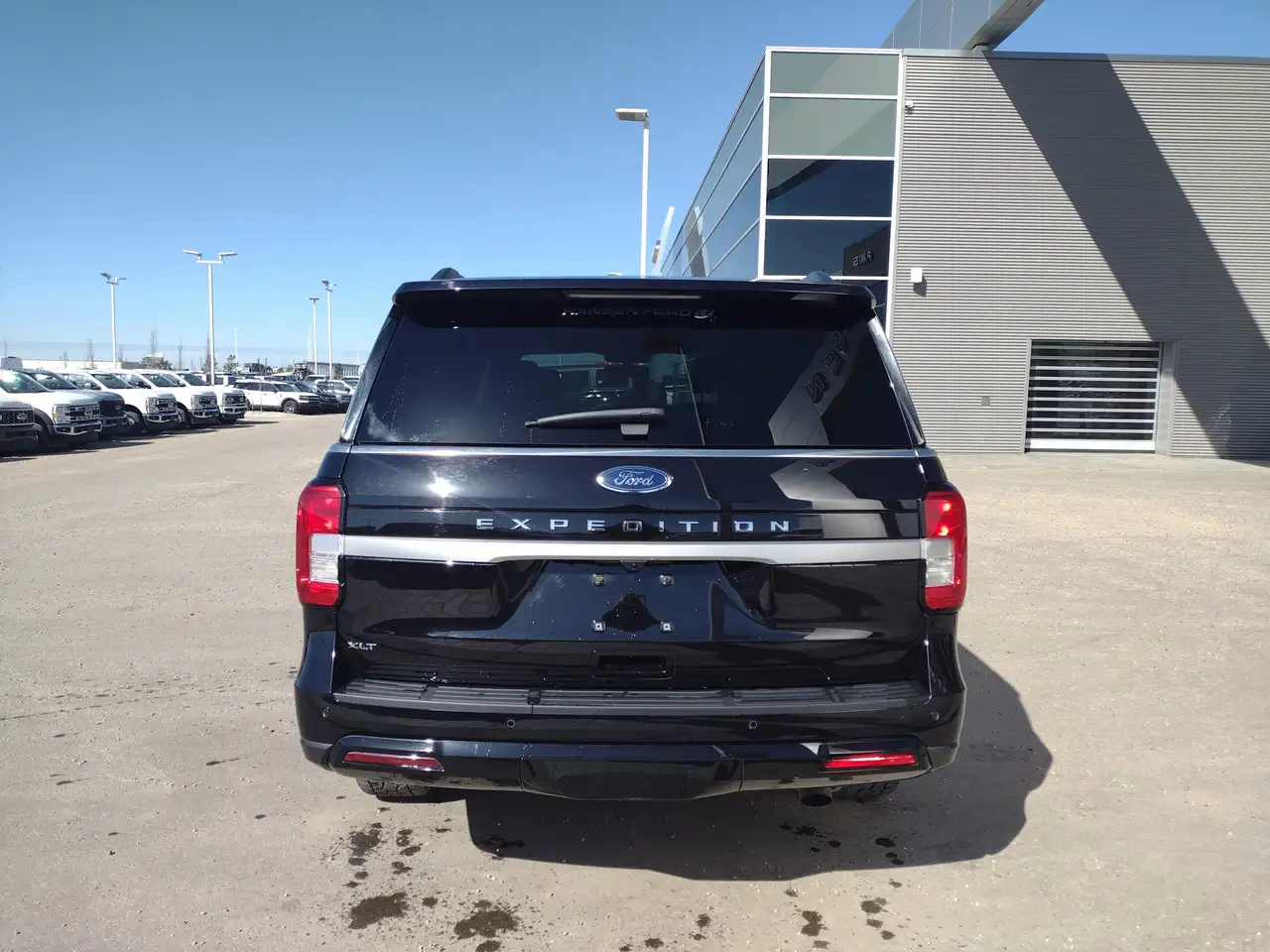 Ford Expedition снимка Ford Expedition