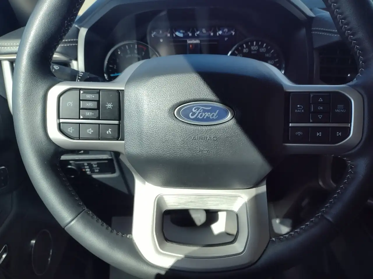 Ford Expedition снимка Ford Expedition