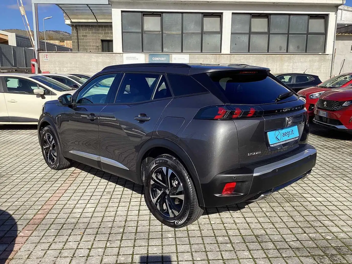 Peugeot 2008 2ª serie PureTech 130 S&S Allure Gris - 2