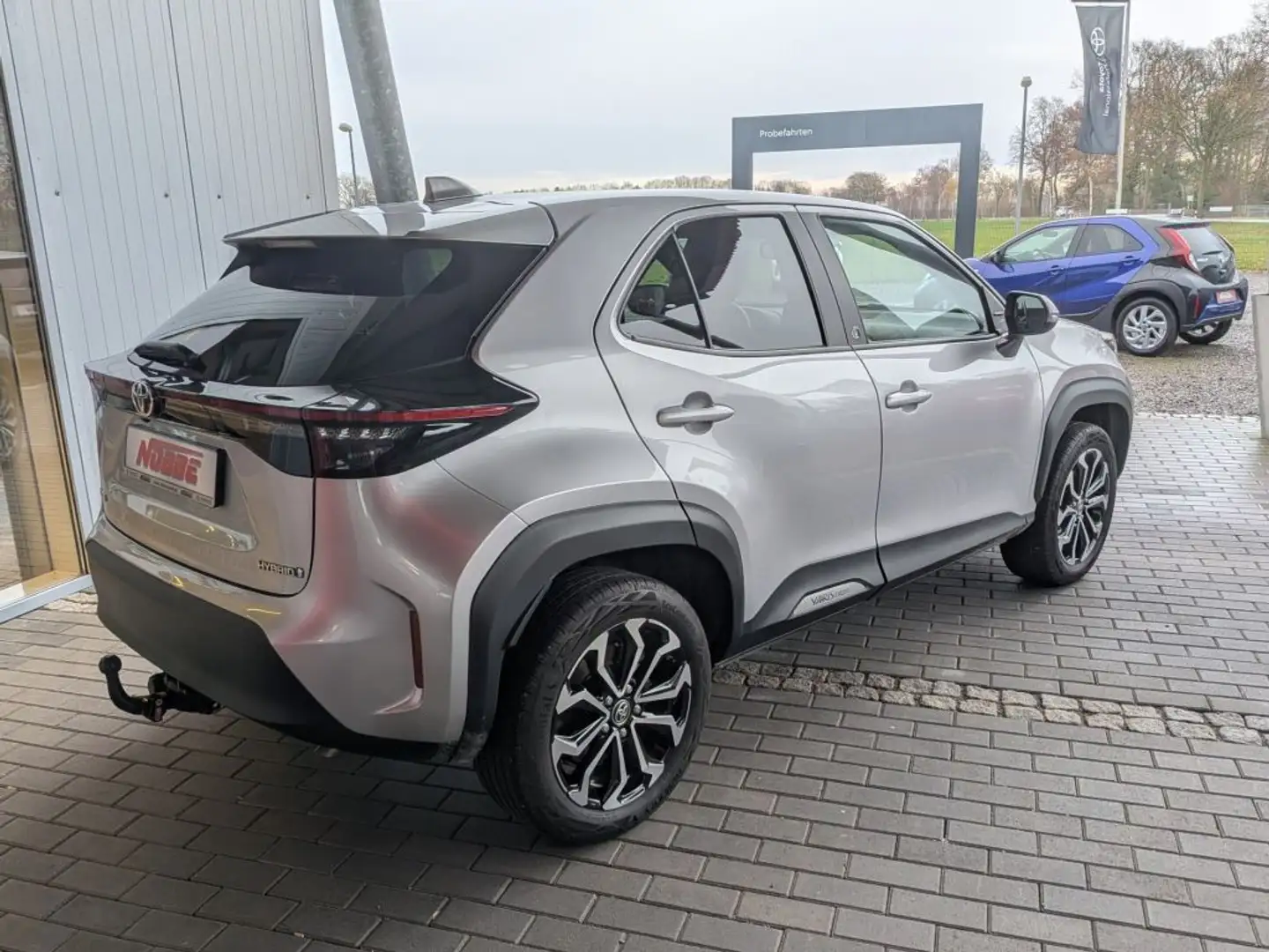 Toyota Yaris Cross Hybrid 1.5 VVT-i Team Deutschland Silber - 2