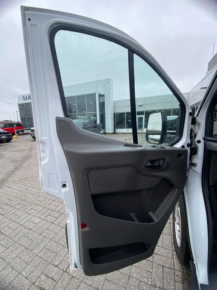 Ford Transit снимка Ford Transit