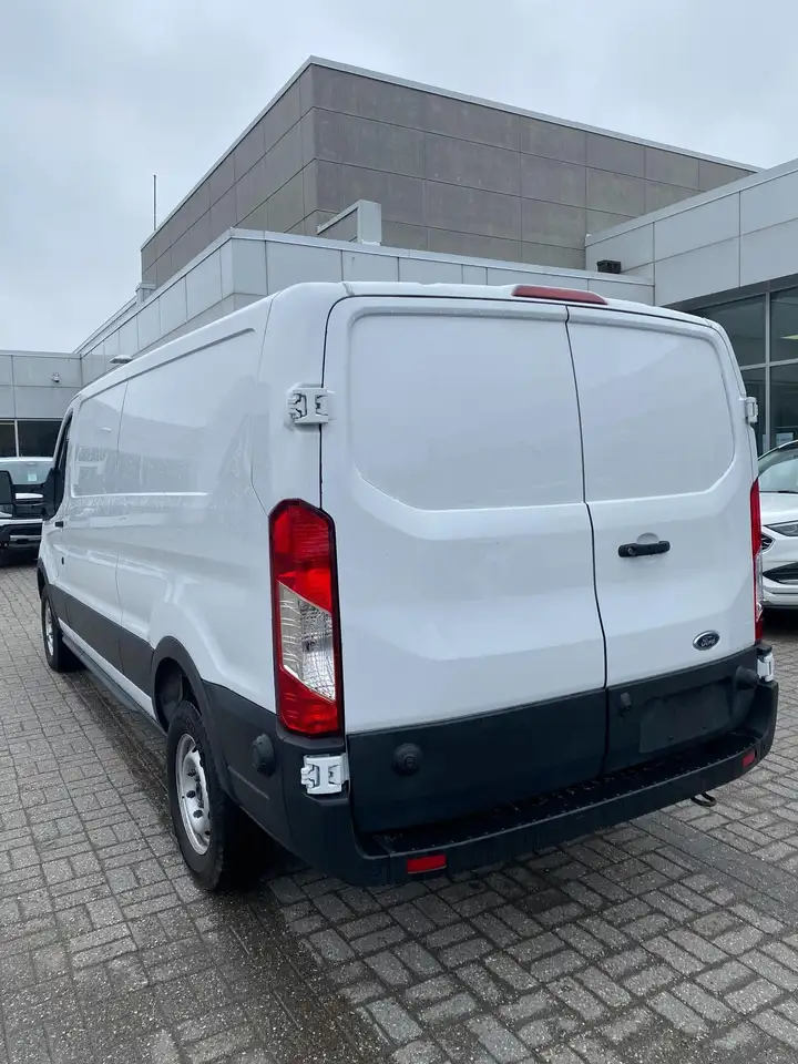 Ford Transit снимка Ford Transit