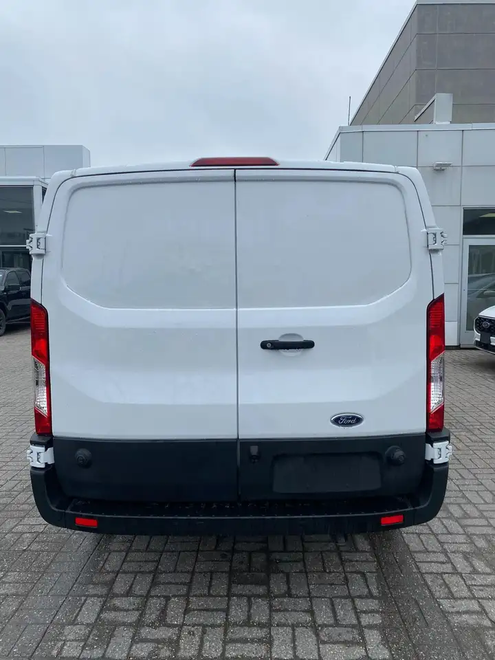 Ford Transit снимка Ford Transit