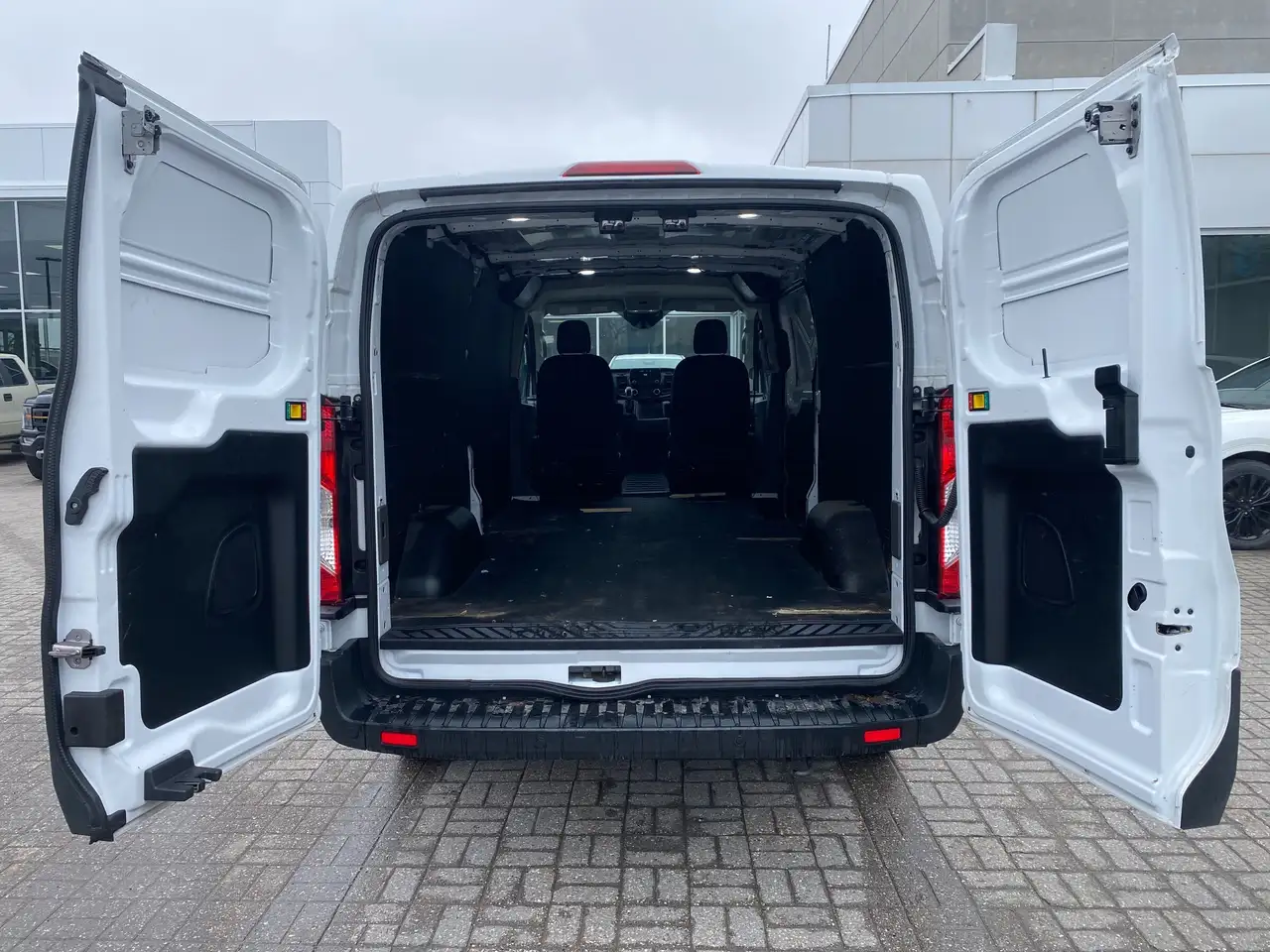Ford Transit снимка Ford Transit