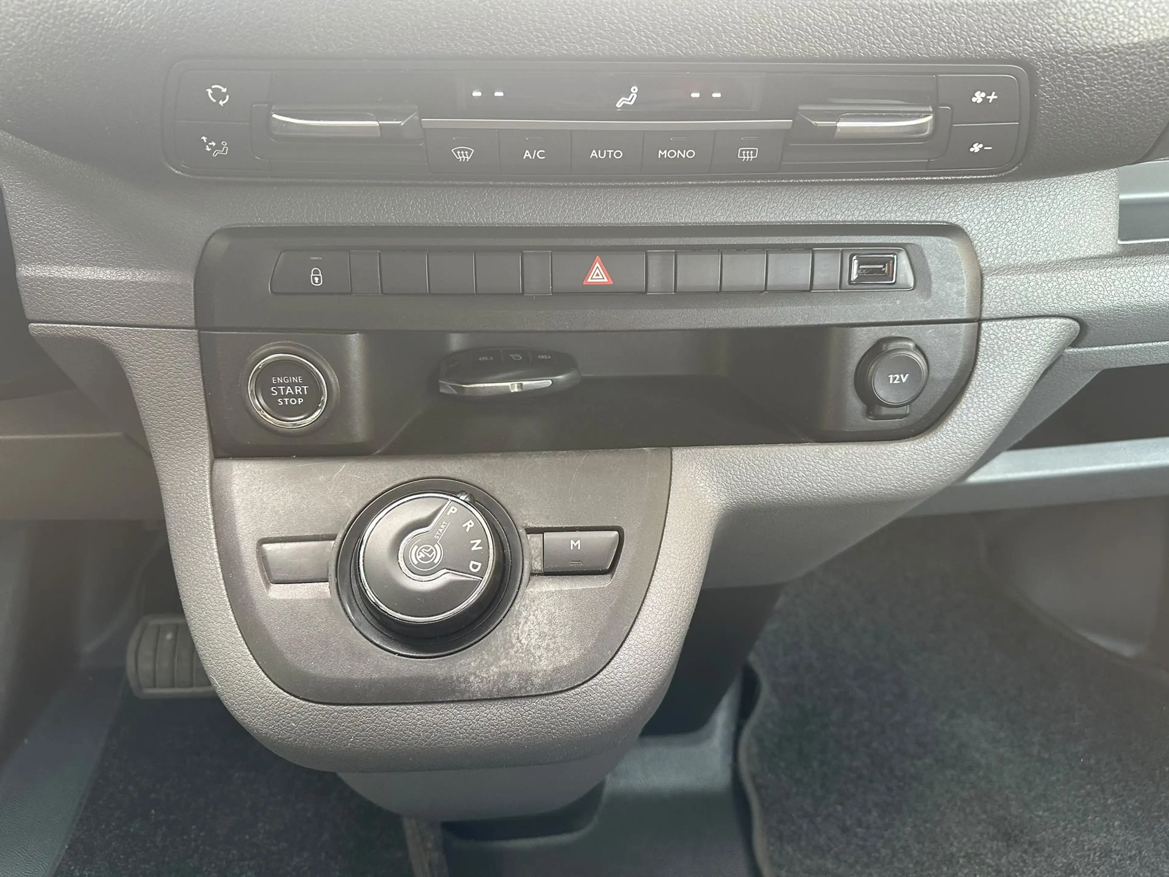 Peugeot Expert 2.0 BlueHDi L2 Standard Premium CU S — photo 10