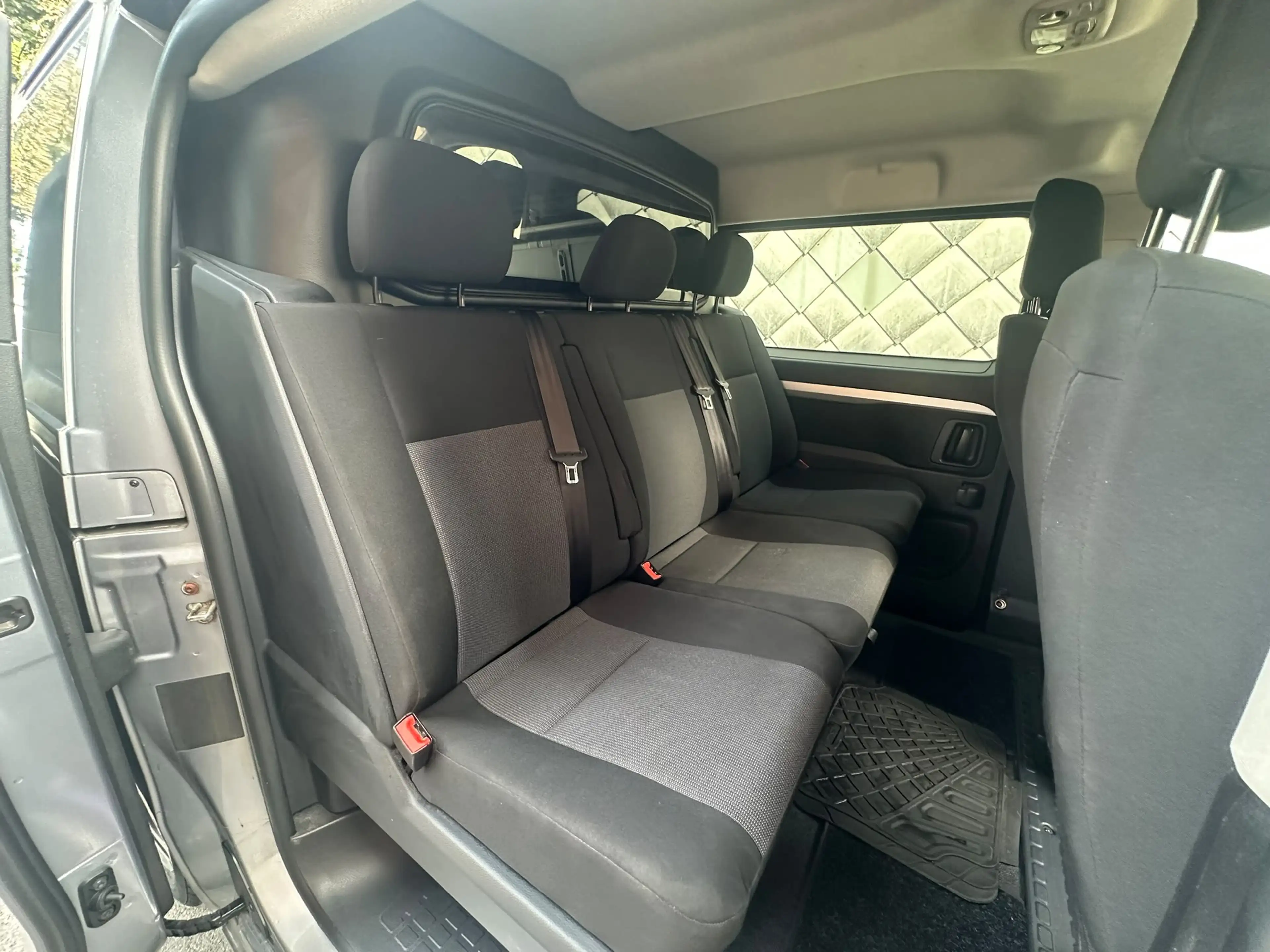 Peugeot Expert 2.0 BlueHDi L2 Standard Premium CU S — photo 13