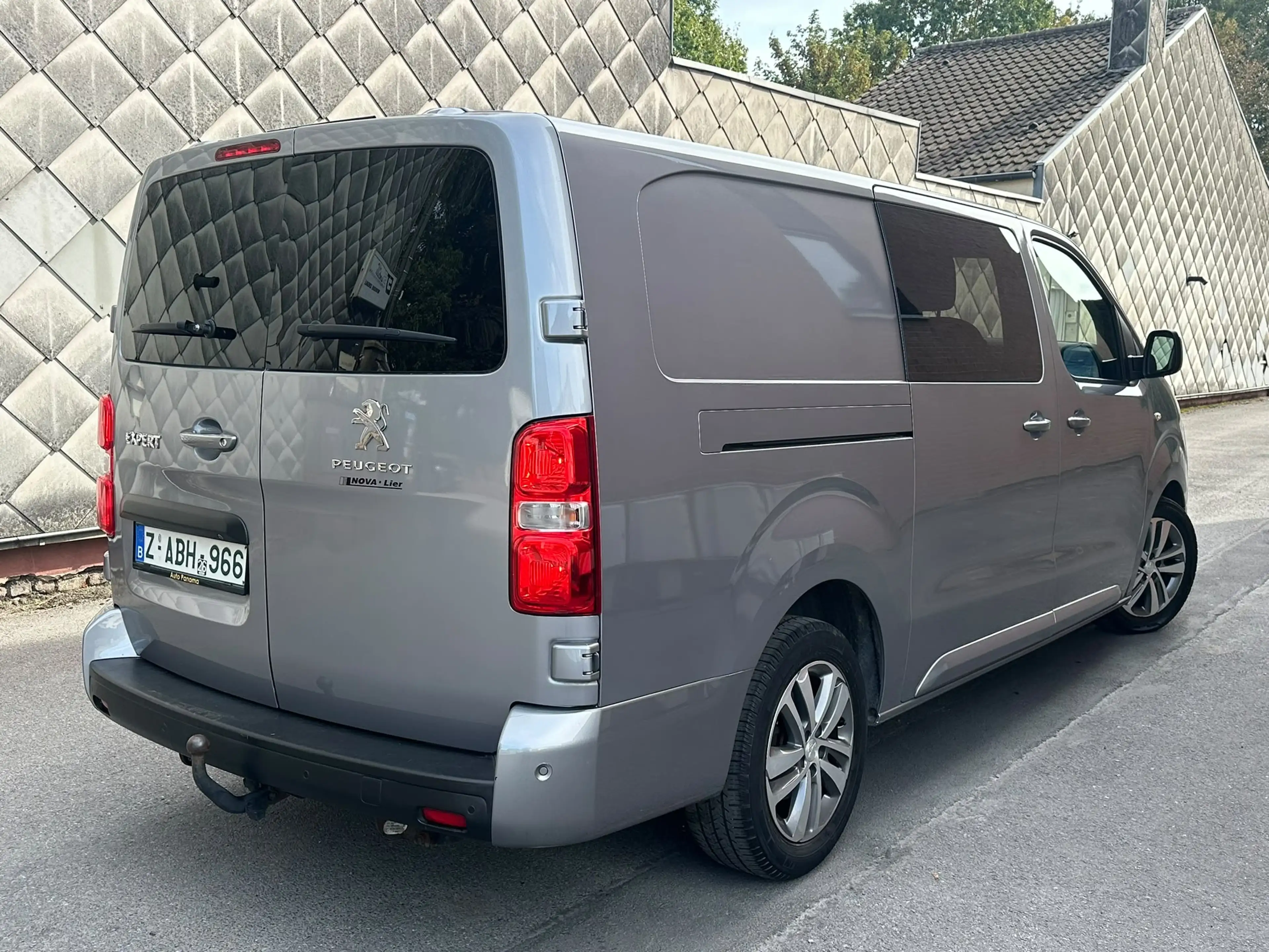 Peugeot Expert 2.0 BlueHDi L2 Standard Premium CU S — photo 7