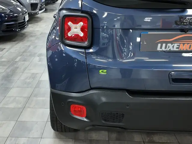 Jeep Renegade view 12