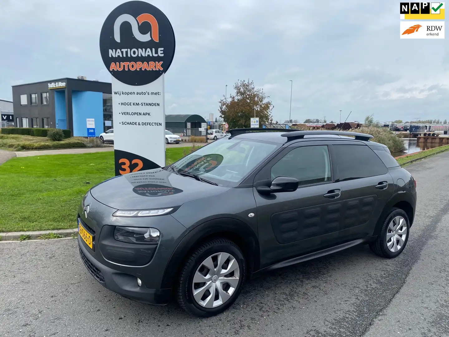 Citroen C4 Cactus 2016 * 1.2 PureTech Business * ELEC. RAMEN * CLIMA Grijs - 1