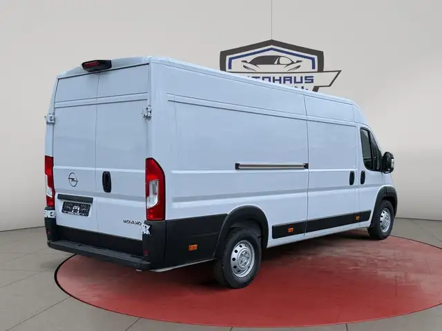 Opel Movano view 2