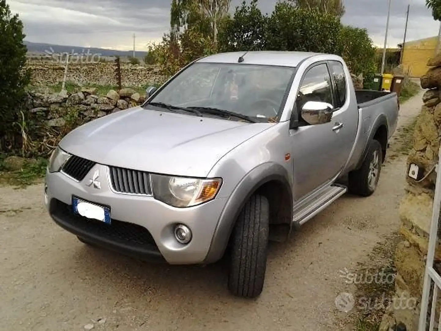 Mitsubishi L200 L200 Cab IV 2006 d.cab 2.5 di-d Intense Argento - 1