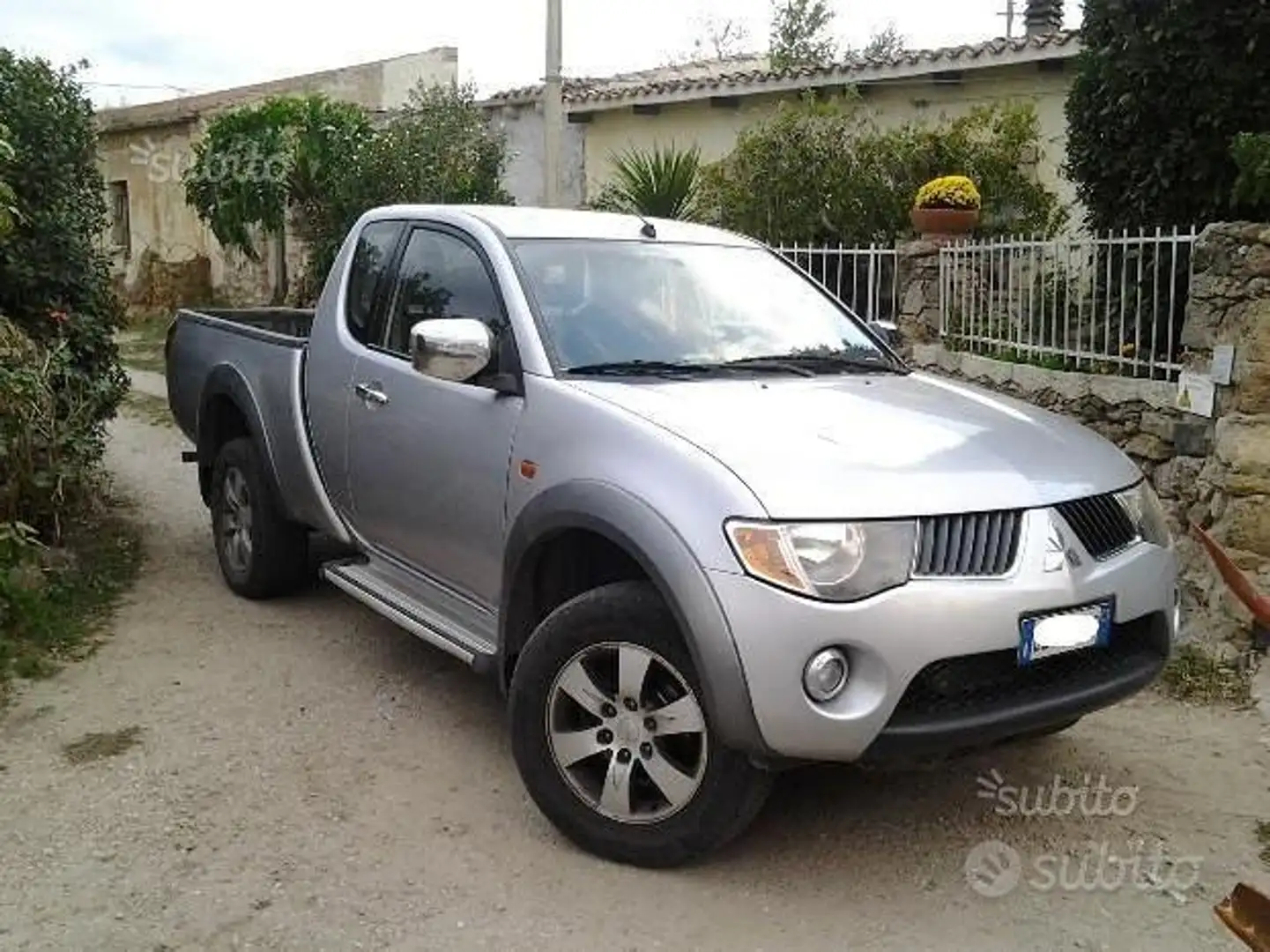 Mitsubishi L200 L200 Cab IV 2006 d.cab 2.5 di-d Intense Argento - 2
