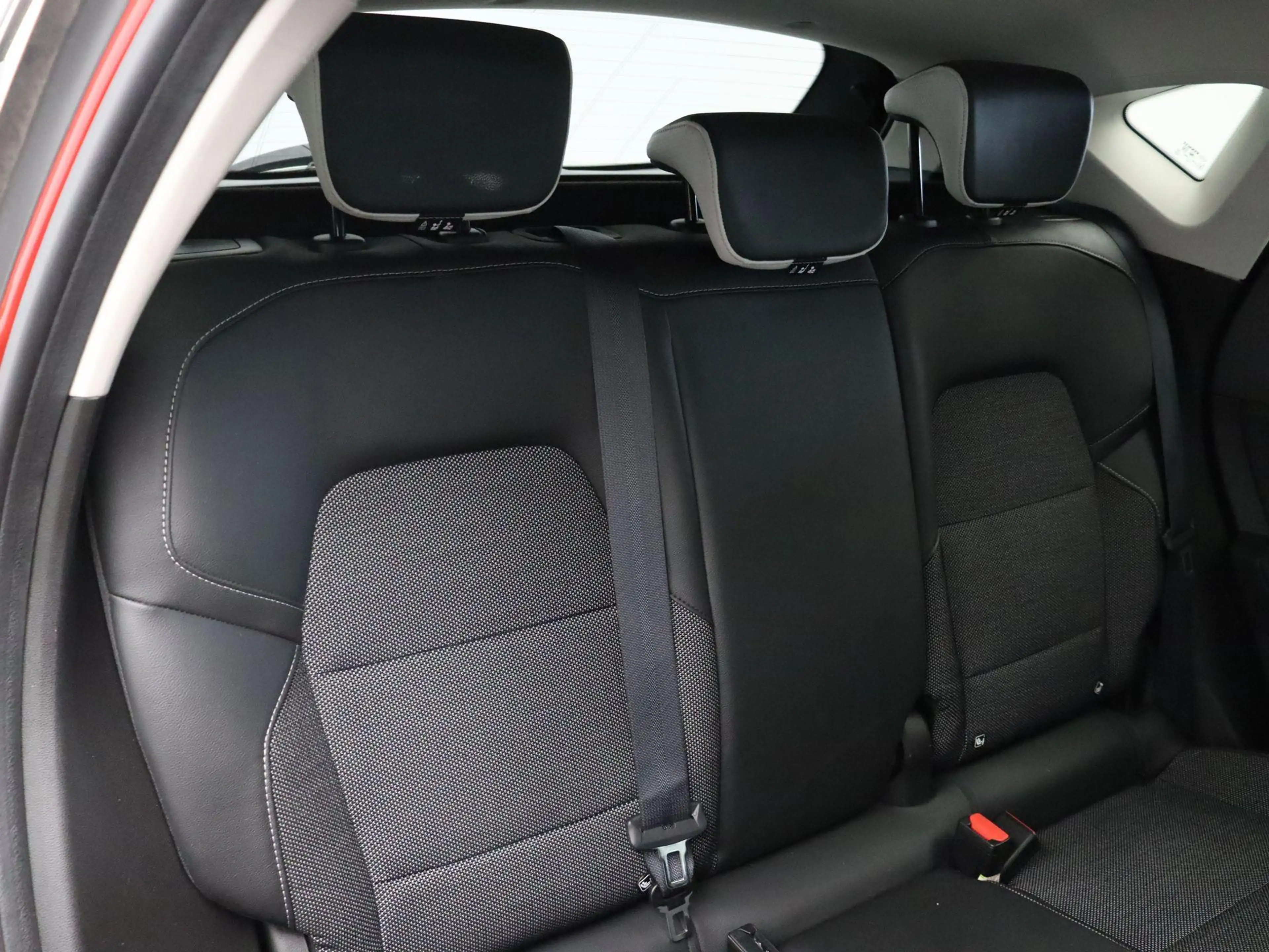 Renault Captur 1.6 E-Tech Plug-in Hybrid 160 Intens | 89% SOH | T — photo 10