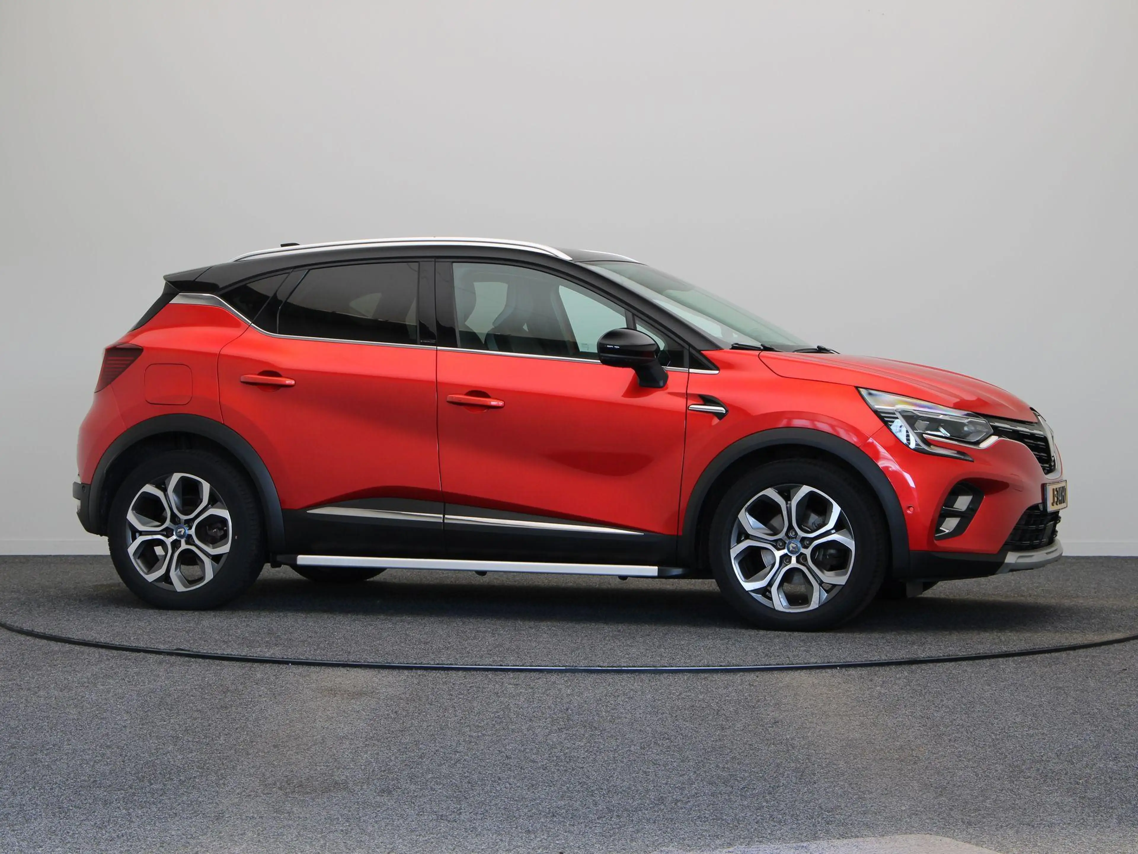 Renault Captur 1.6 E-Tech Plug-in Hybrid 160 Intens | 89% SOH | T — photo 14