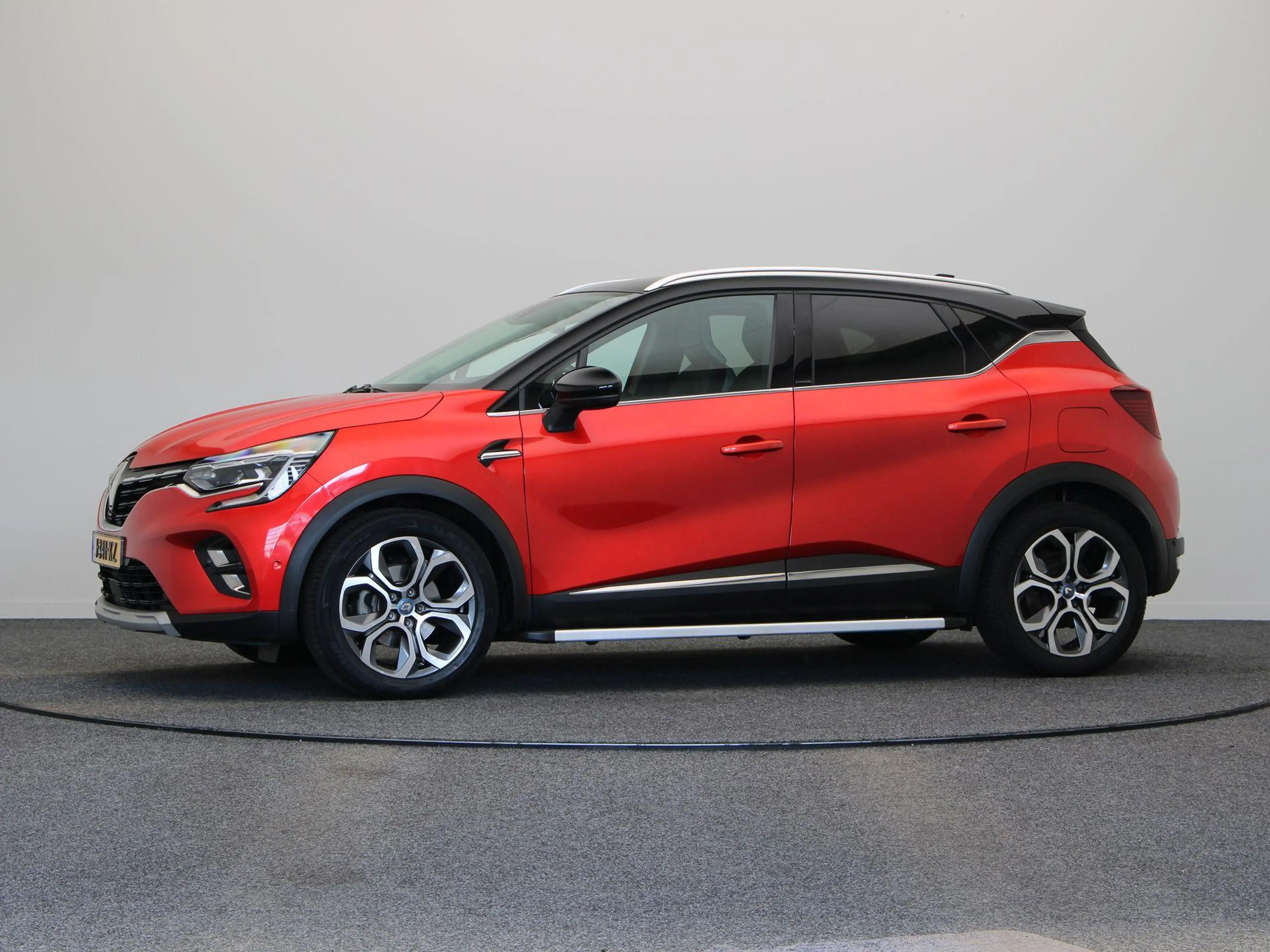Renault Captur 1.6 E-Tech Plug-in Hybrid 160 Intens | 89% SOH | T — photo 13