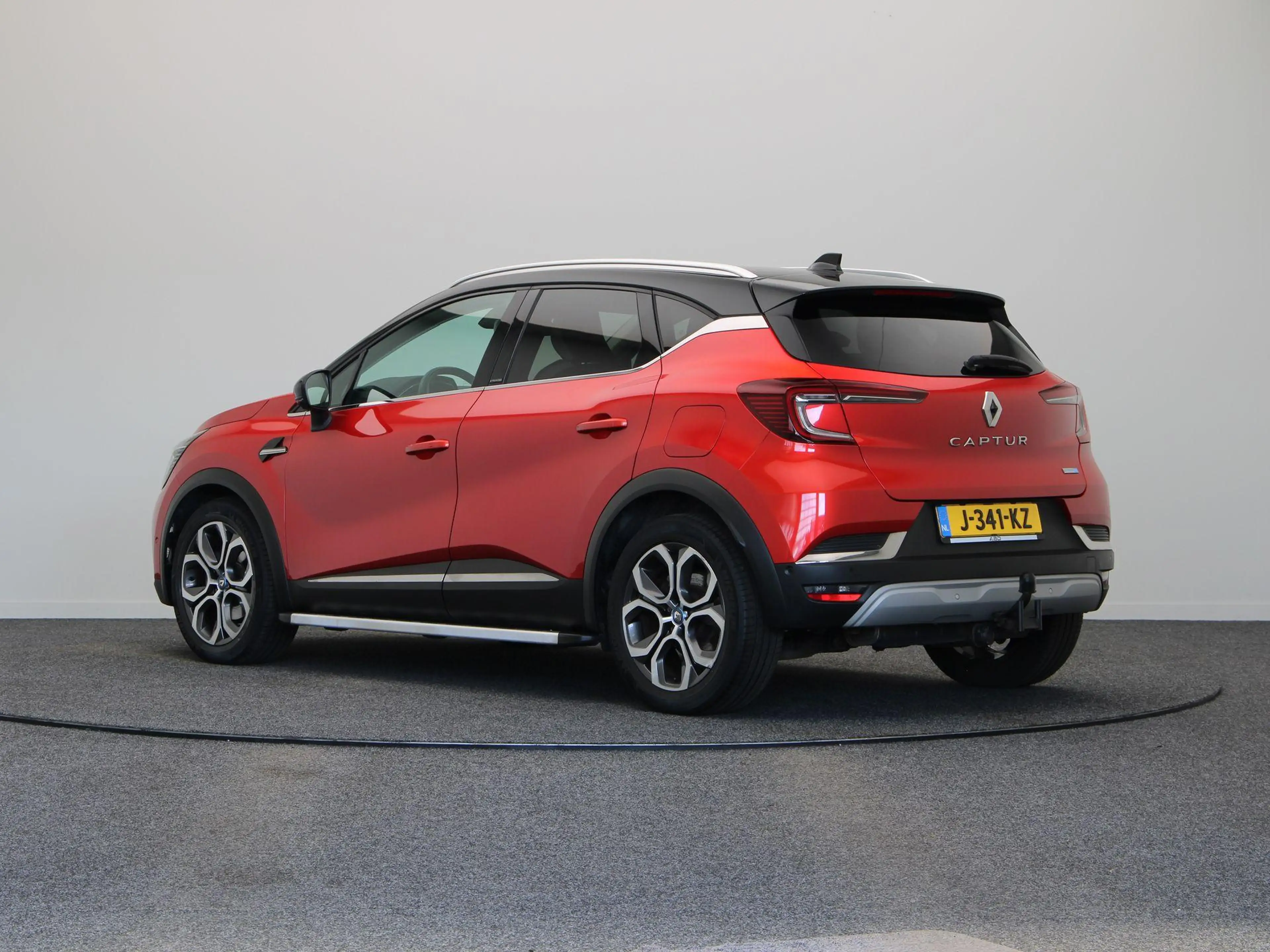Renault Captur 1.6 E-Tech Plug-in Hybrid 160 Intens | 89% SOH | T — photo 2