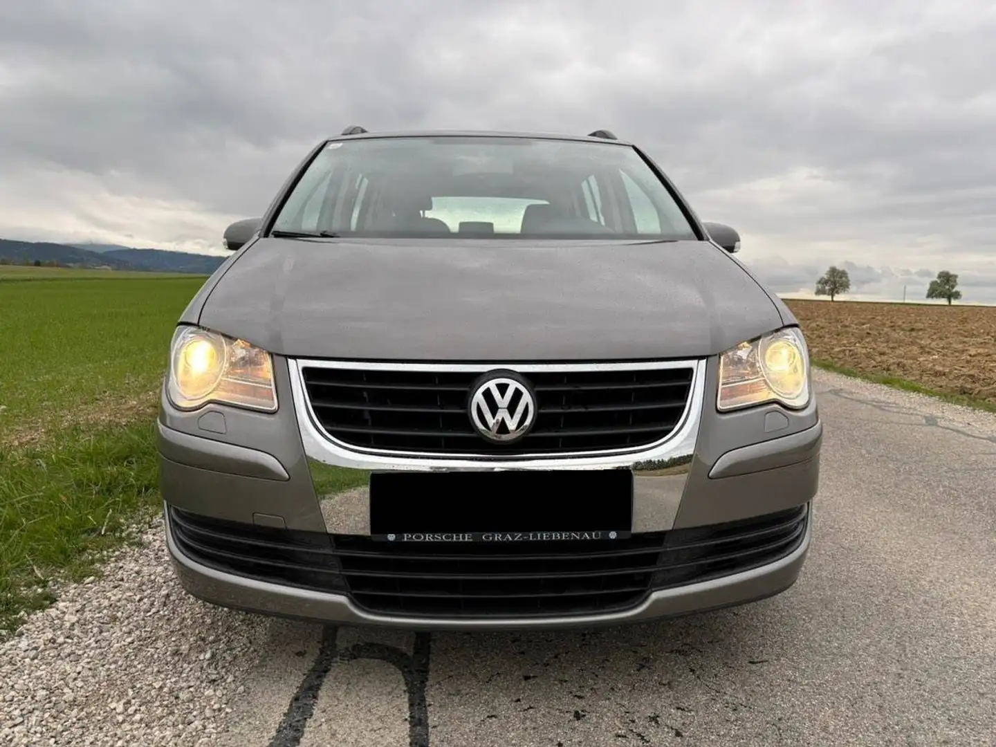 Volkswagen Touran Touran Conceptline 1,6 Conceptline Grau - 2