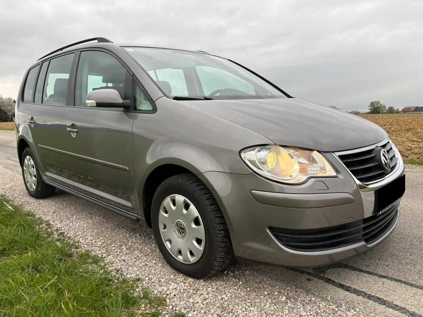 Volkswagen Touran Touran Conceptline 1,6 Conceptline Grau - 1