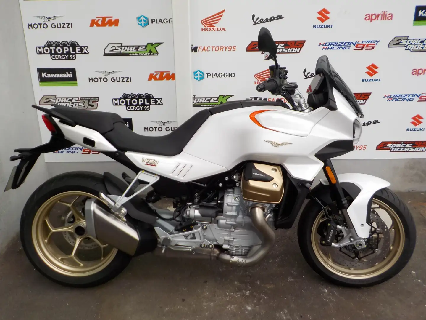 Moto Guzzi V 100 Biały - 1