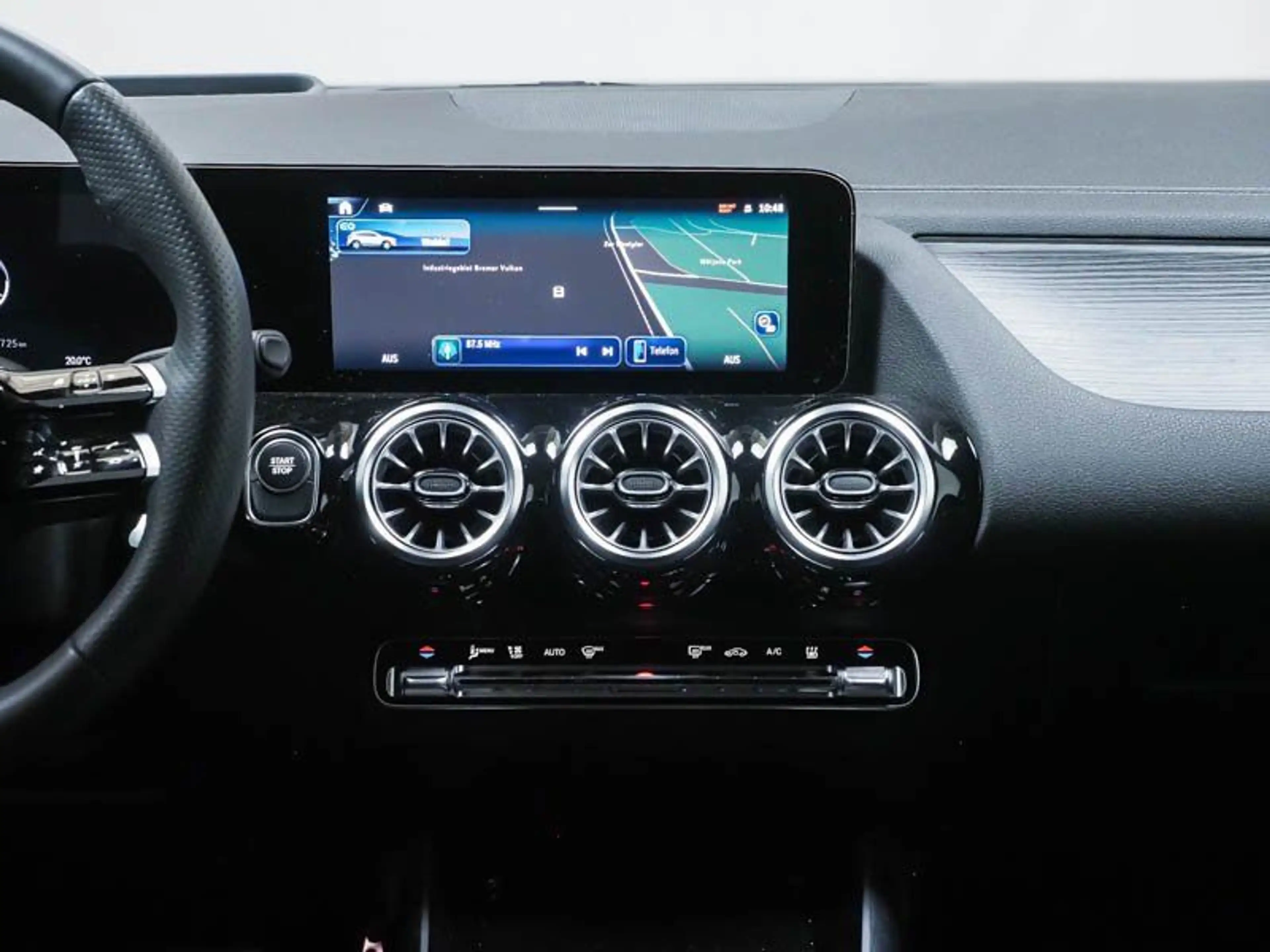 Mercedes-Benz EQA 300 4M AMG PREM+AHK+FAHRASSI+HUD+360°+MEMORY — photo 7