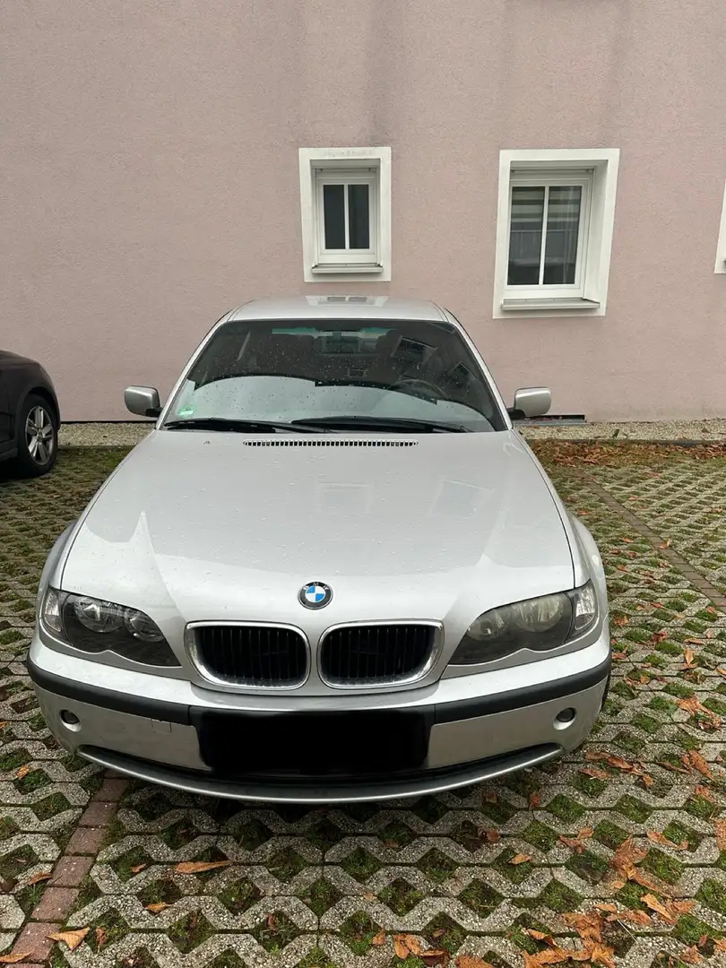 BMW 318 318i Silber - 1