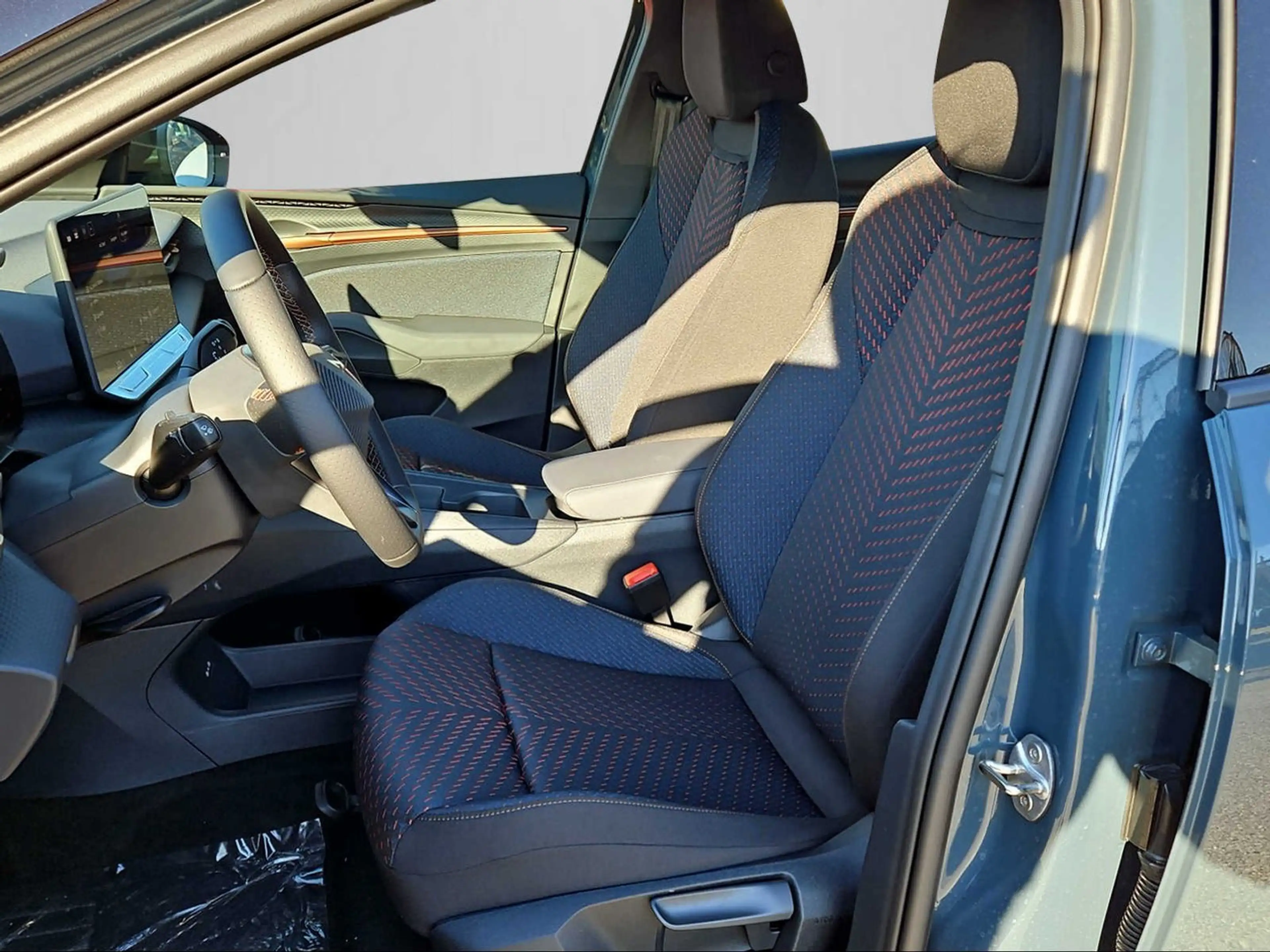 CUPRA Raval PLUS 37 kWh 99 kW/135 PS — photo 9