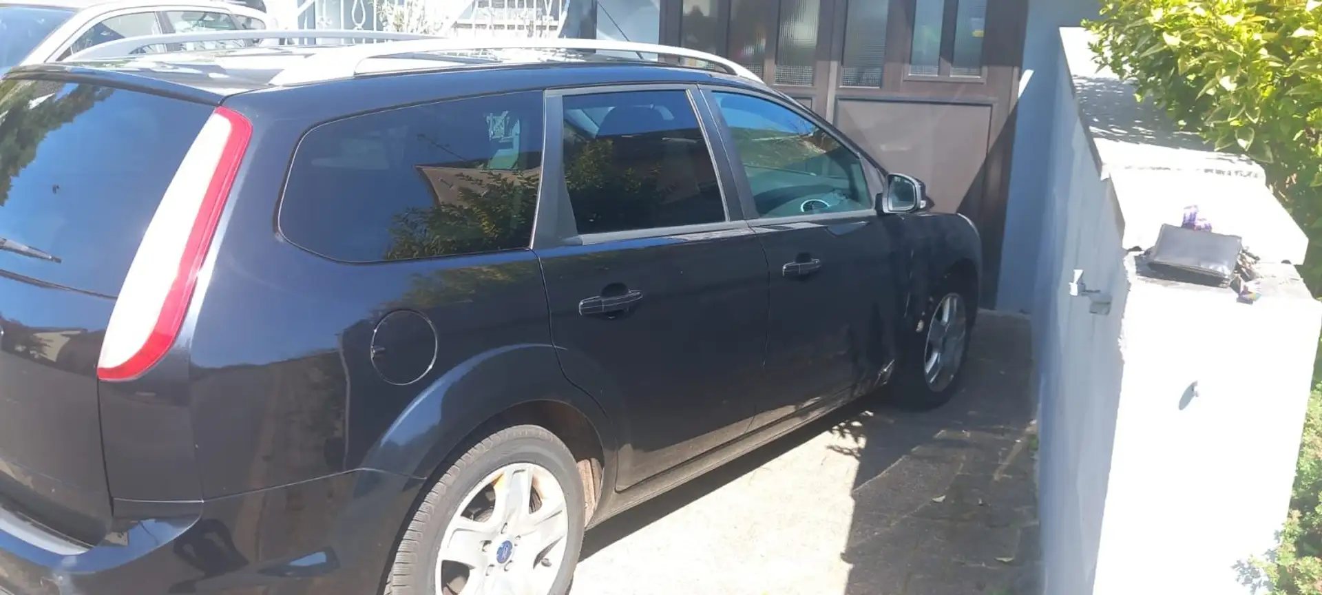 Ford Focus Focus Turnier 1.6 16V Black Magic Schwarz - 2
