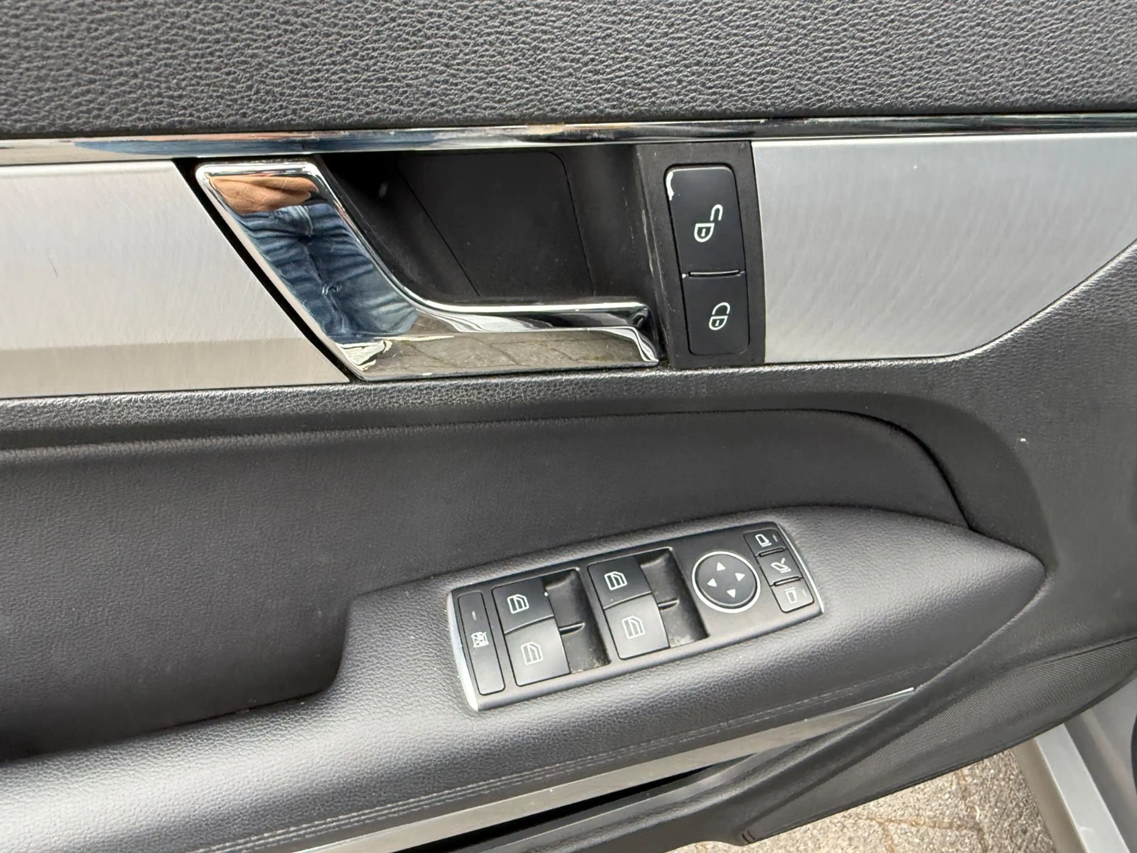 Mercedes-Benz E 200 Coupe CGI BlueEfficiency*Automat*GARANTIE — photo 9