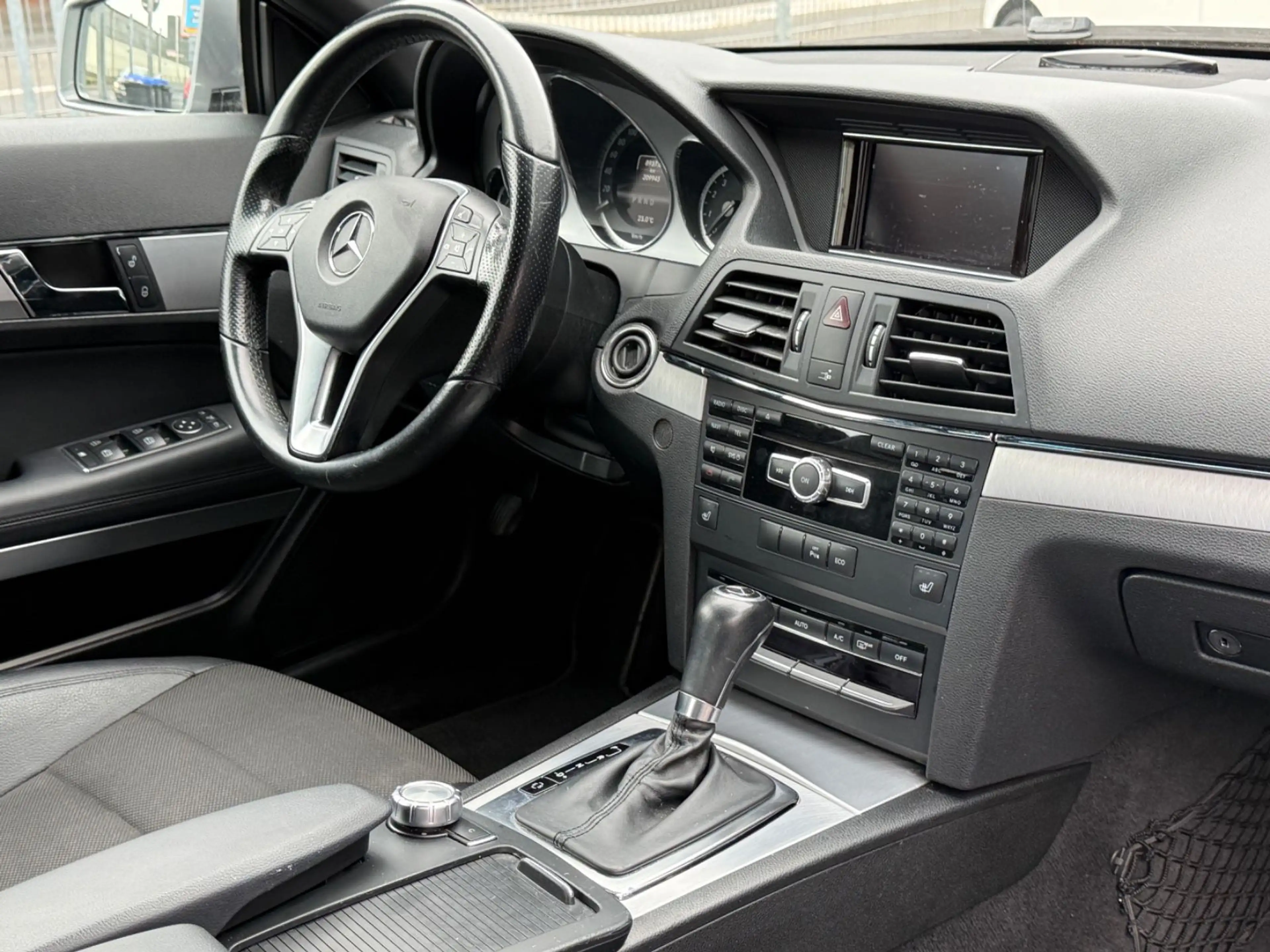 Mercedes-Benz E 200 Coupe CGI BlueEfficiency*Automat*GARANTIE — photo 14