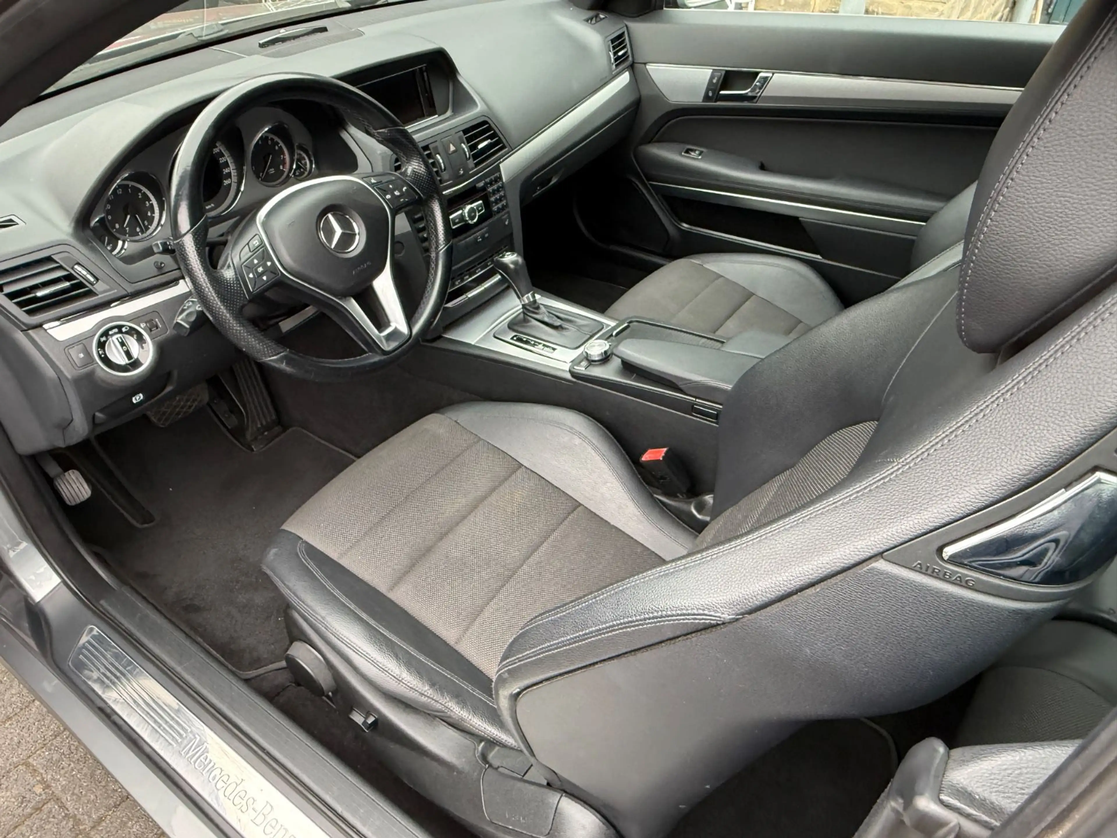 Mercedes-Benz E 200 Coupe CGI BlueEfficiency*Automat*GARANTIE — photo 11