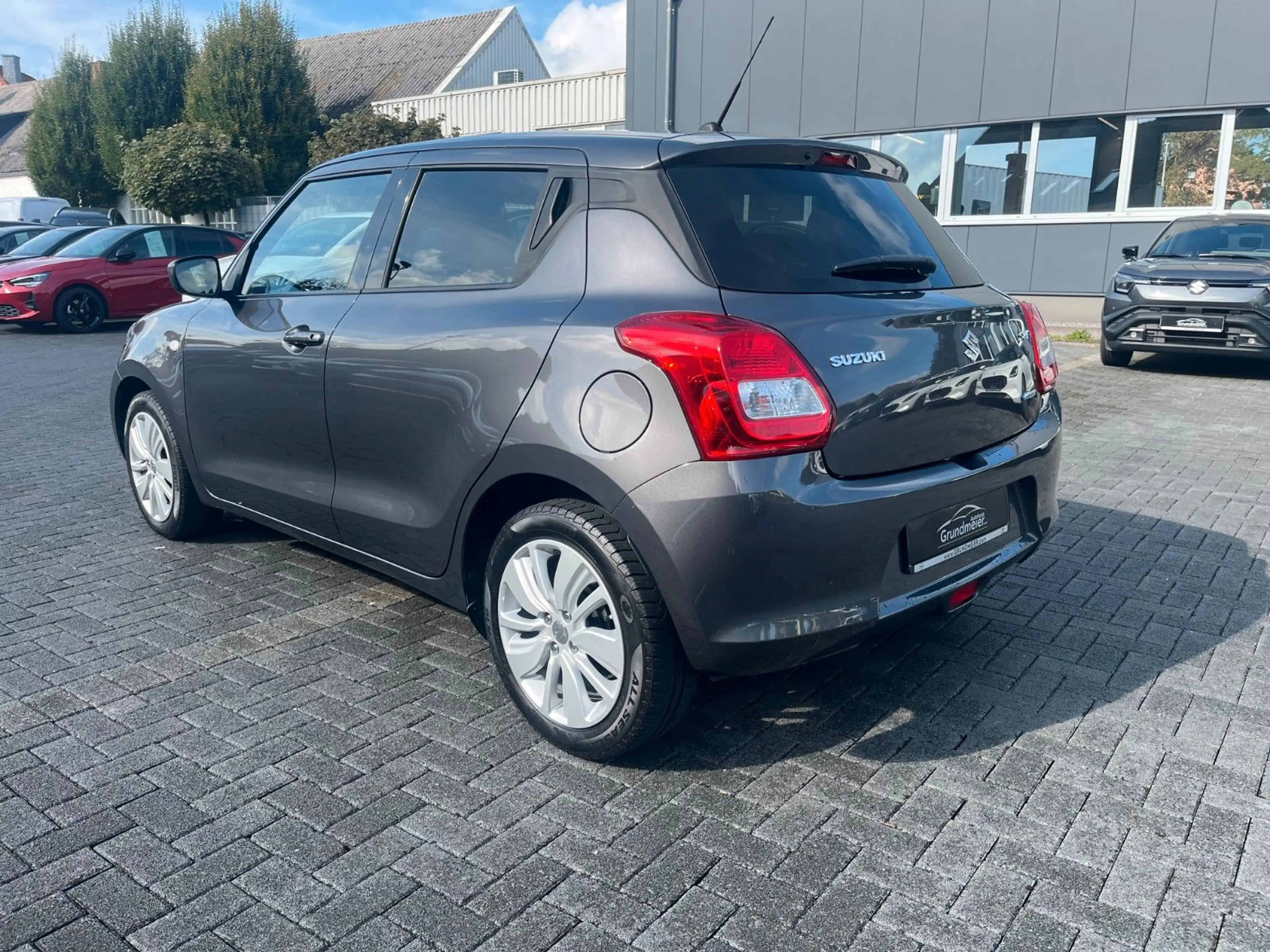 Suzuki Swift Comfort Hybrid /Allwetter/Kamera/CarPlay — photo 6