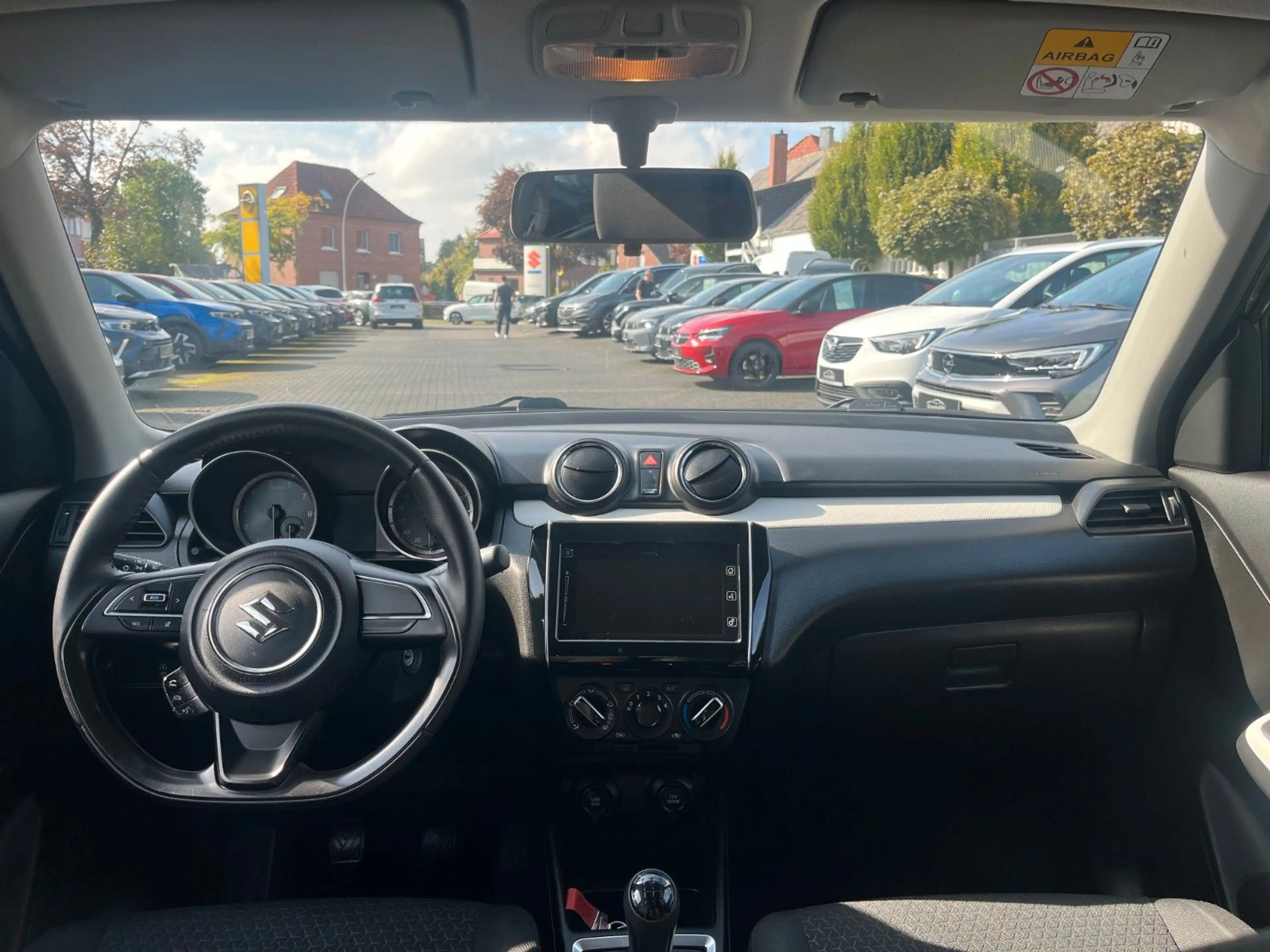 Suzuki Swift Comfort Hybrid /Allwetter/Kamera/CarPlay — photo 14