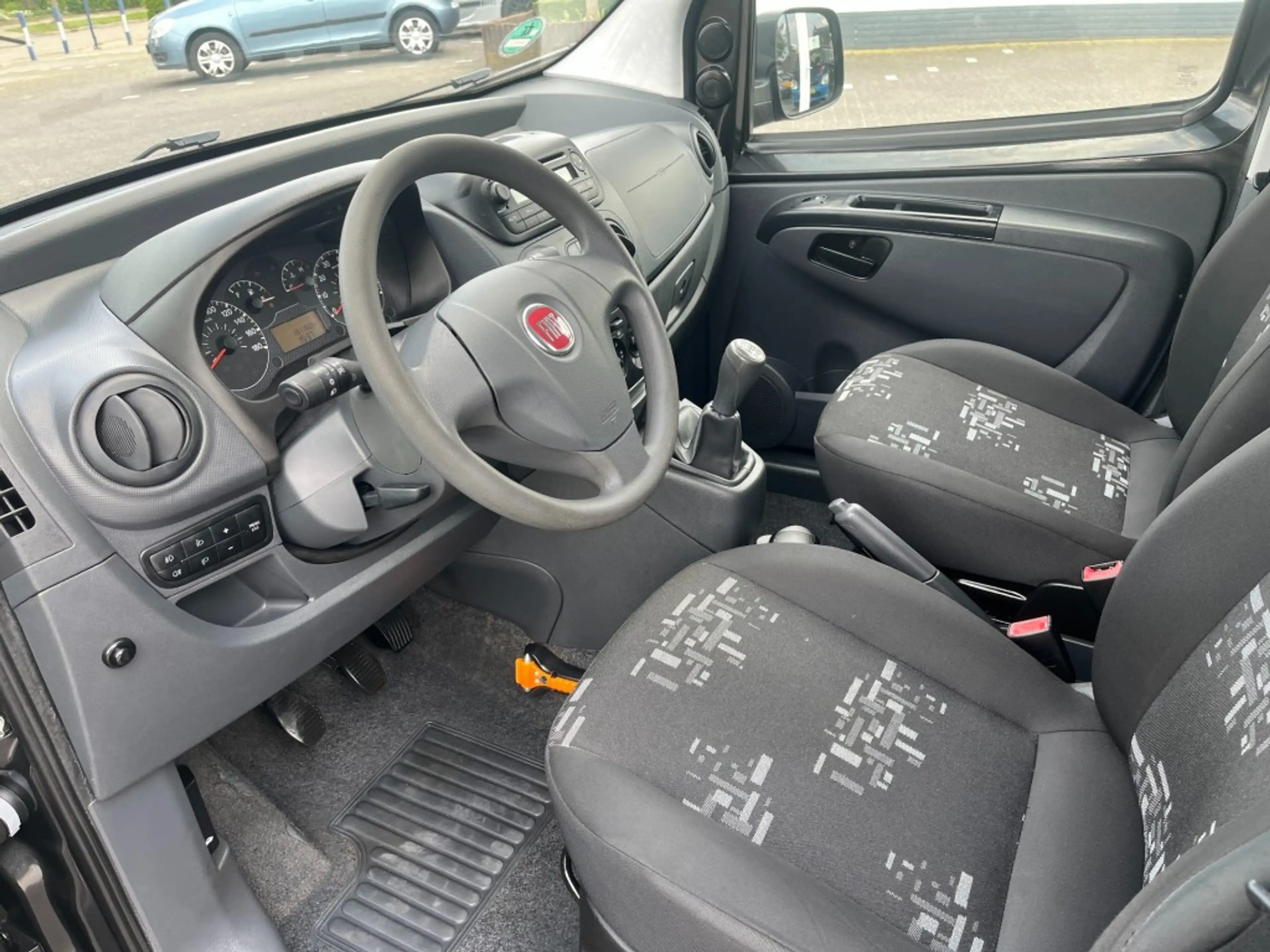 Fiat Qubo 1.4 TREKKING, AIRCO,TREKHAAK, uitstekende staat! — photo 8