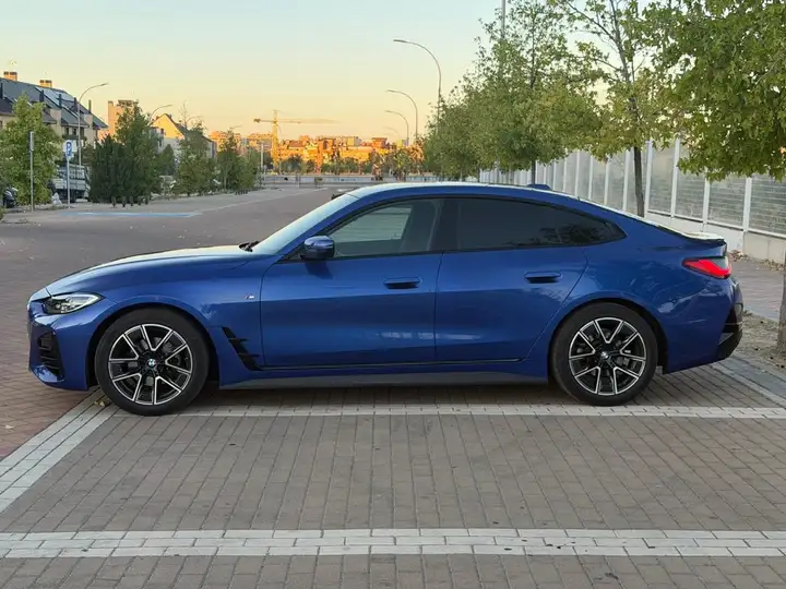 BMW Serie 4 2023, foto 4