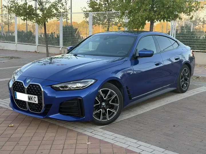 BMW Serie 4 2023, foto 2