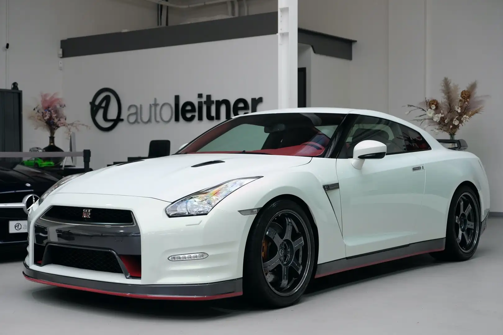 Nissan GT-R EGOIST origineel 39.491 km A1 conditie Wit - 1